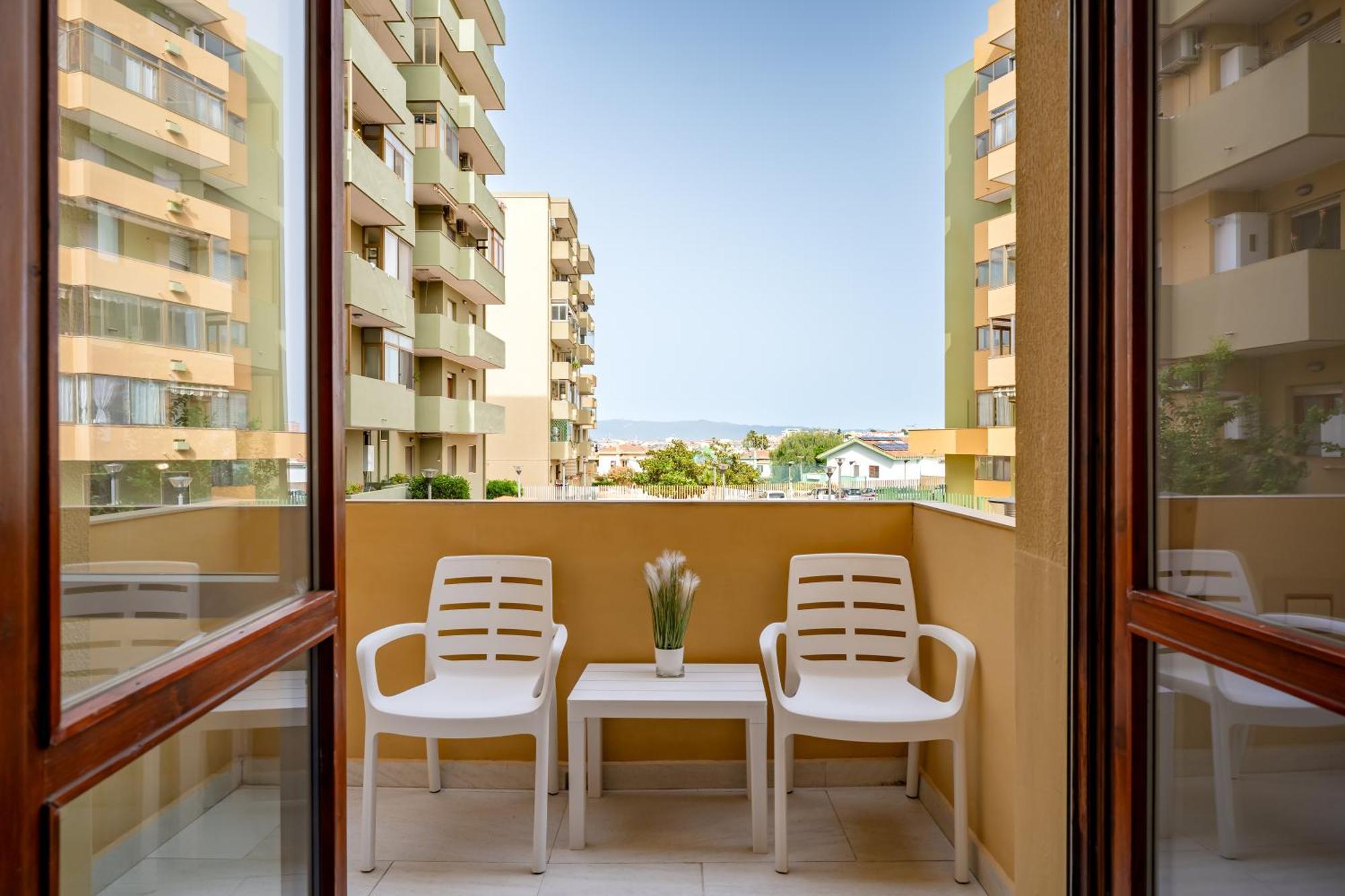 Kalbia Apartment Or Rooms Renovated, Functional, Intimate And More Cagliari Esterno foto