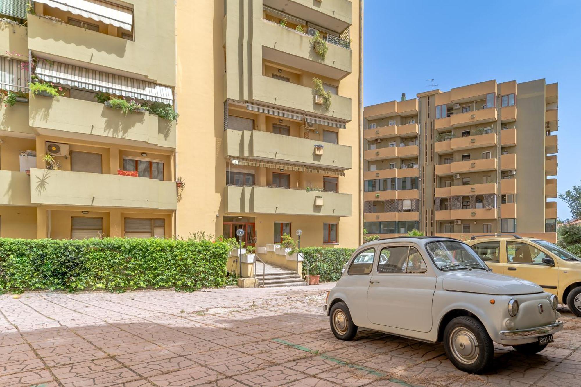 Kalbia Apartment Or Rooms Renovated, Functional, Intimate And More Cagliari Esterno foto